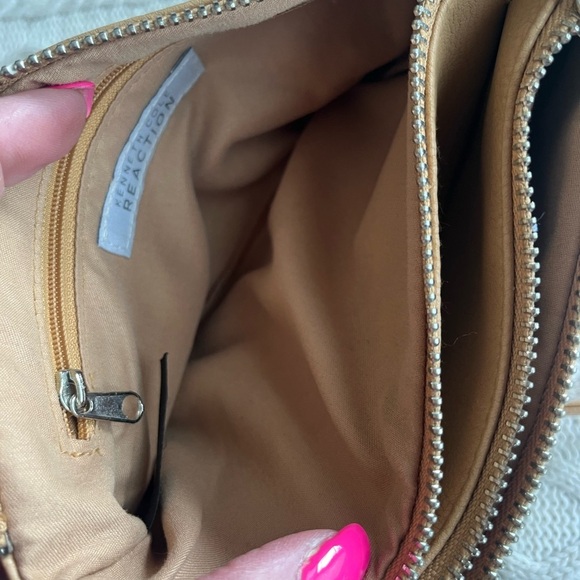Kenneth Cole Reaction small crossbody Two Zippers plenty of Space! - Picture 11 of 14